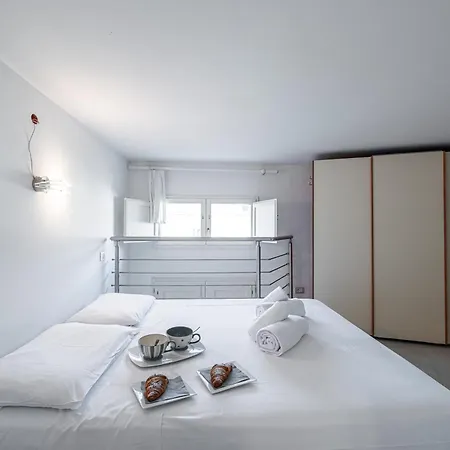 Isa Petit Bijou - Happy * Menton